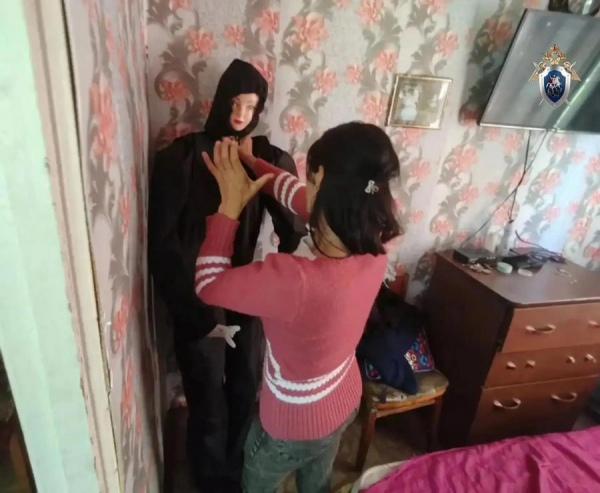 Курянка из ревности ночью пробралась в дом знакомой и пыталась ее задушить