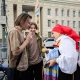 В Курске на улице Ленина раздавали яблоки
