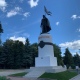 В Курске отремонтировали постамент памятника Невскому в Первомайском парке