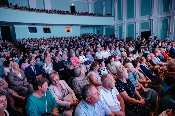 Оклад курских учителей вырастет до 27 093 рублей