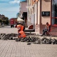 В Курске ремонтируют плитку на улице Ленина
