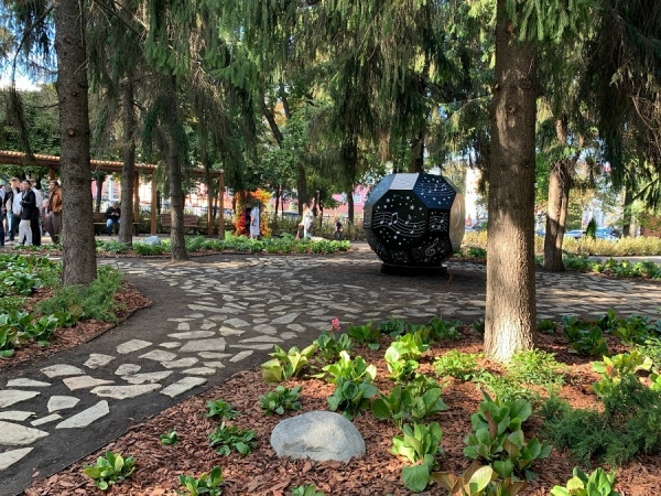 В Курске открыли два обновленных сквера