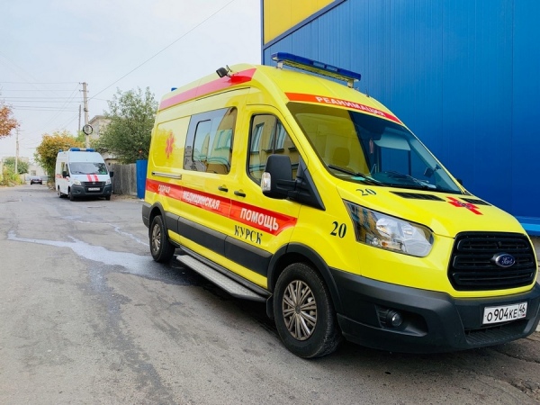 Мужчина и женщина ранены при атаке дрона ВСУ на автомобиль в Курской области