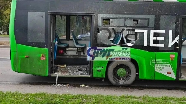 При атаке БПЛА на электробус в Курске ранены шесть человек