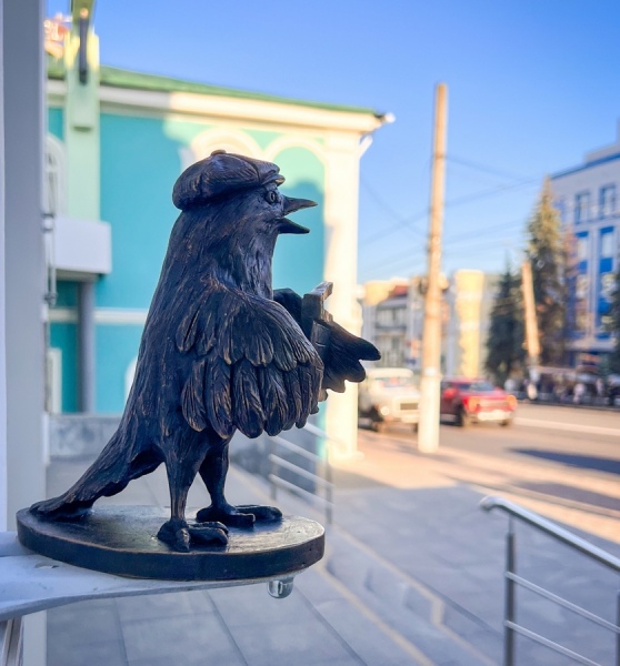 В Курске объявлена охота на мини-фигурки соловьев