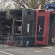 На объездной дороге под Курском опрокинулась фура