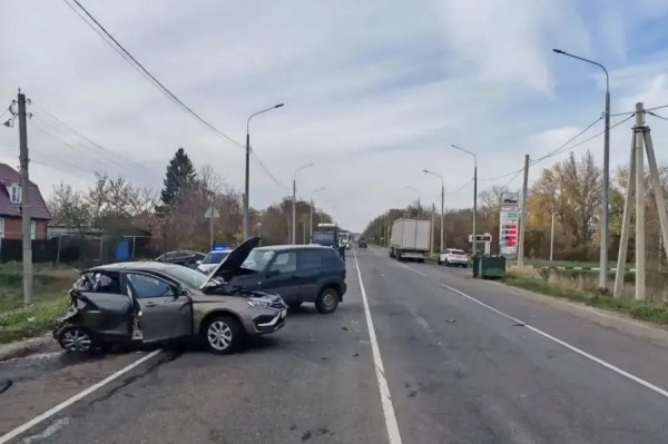 Смертельная авария по Курском: столкнулись три автомобиля