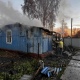 В Курской области у горящего дома обрушилась кровля