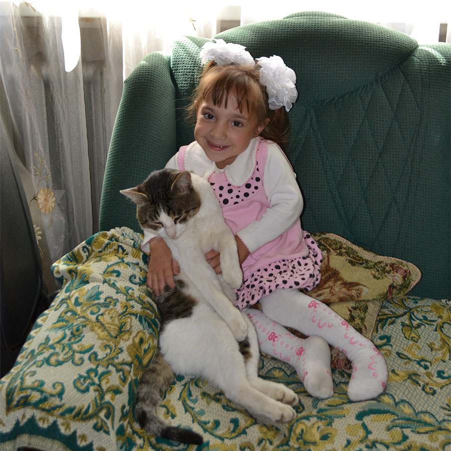 7-летняя Полина обожает фотографироваться и мечтает стать моделью 7-летняя Полина обожает фотографироваться и мечтает стать моделью