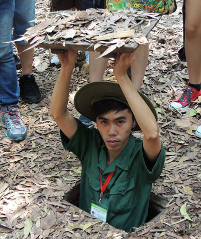 Вход в подземный туннель Вход в подземный туннель