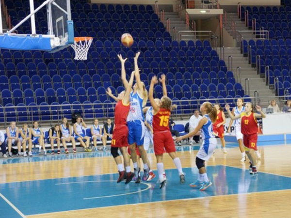 Заняться баскетболом маленькие куряне могут в СДЮШОР «Динамо» и ДЮСШ №5