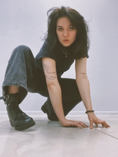 Василина Иванова из Железногорска пишет песни, объединяя их с русским фольклором Василина Иванова из Железногорска пишет песни, объединяя их с русским фольклором