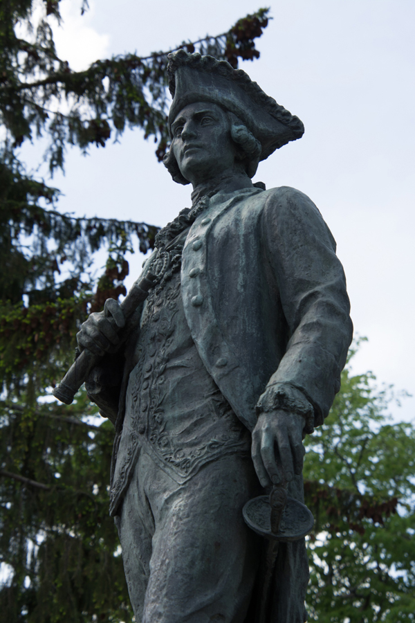 Памятник Григорию Шелихову в Рыльске Памятник Григорию Шелихову в Рыльске