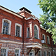 На улице Александра Невского продолжает разрушаться старинный особняк
