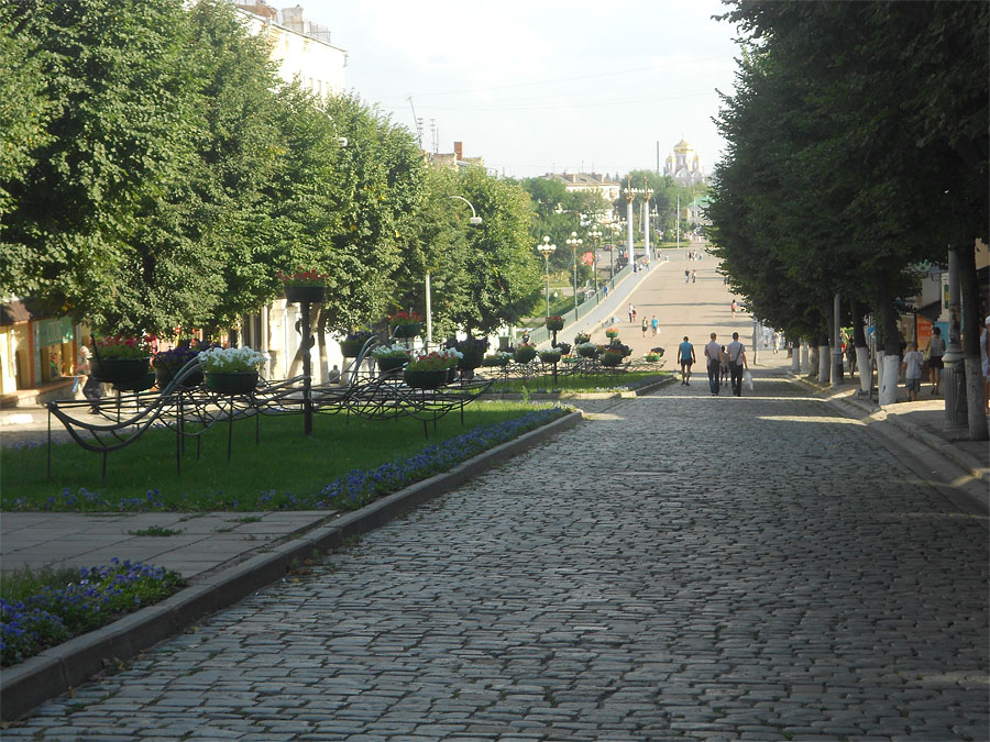 Власти Орла закрыли улицу Ленина для транспорта, превратив ее в местный Арбат Власти Орла закрыли улицу Ленина для транспорта, превратив ее в местный Арбат