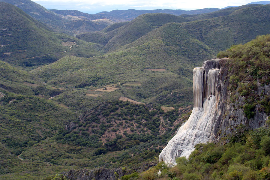 Окаменелый водопад – настоящее чудо природы Окаменелый водопад – настоящее чудо природы