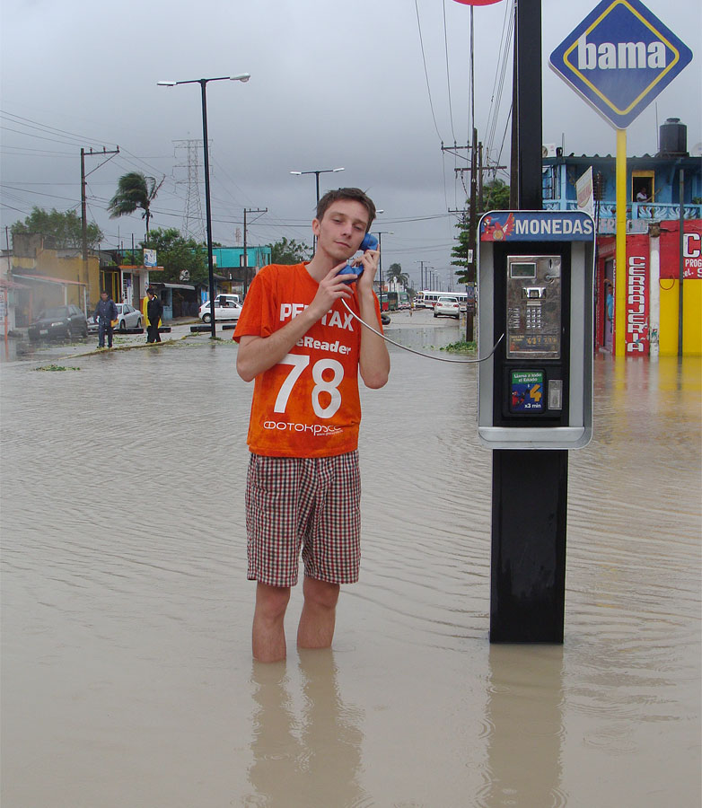 Циклон с Карибов накрыл пол-страны Циклон с Карибов накрыл пол-страны