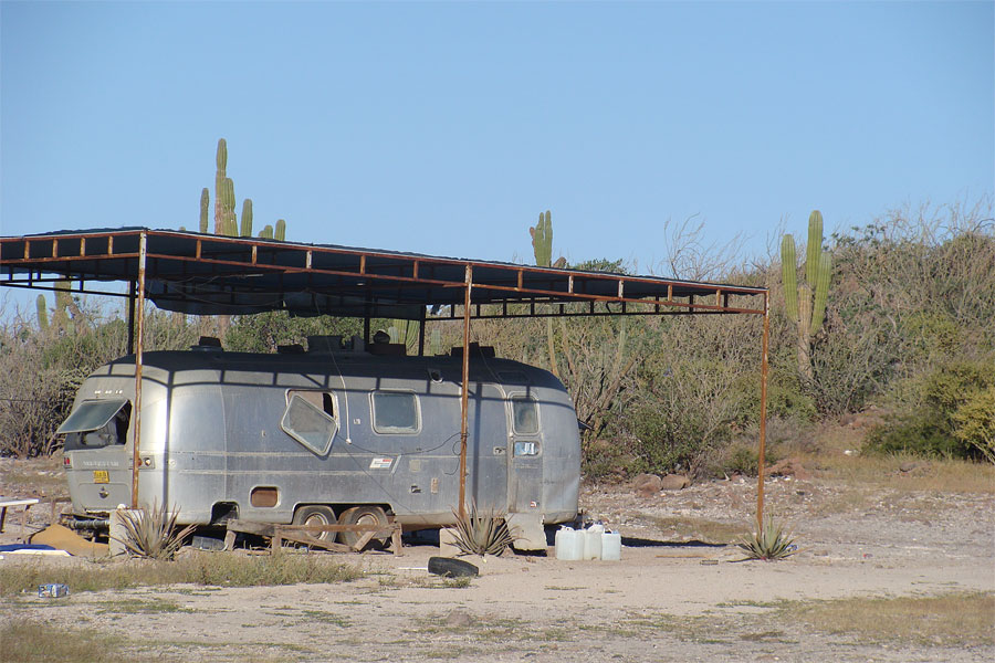 Нижняя Калифорния похожа на большую пустыню Нижняя Калифорния похожа на большую пустыню