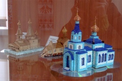 Строительным материалом служат спички, бумага, шпон, проволока Строительным материалом служат спички, бумага, шпон, проволока