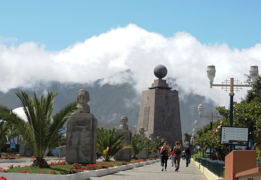 Аллея участников французской геодезической миссии 1735 года Аллея участников французской геодезической миссии 1735 года