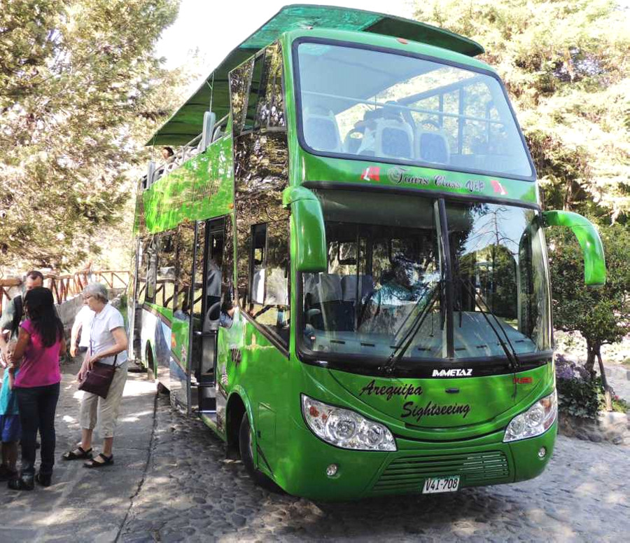 Автобусы комфортабелльны и удобны для путешествий по стране Автобусы комфортабелльны и удобны для путешествий по стране