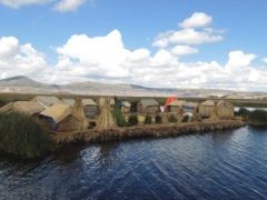 Плавучая деревня индейцев Урос Плавучая деревня индейцев Урос