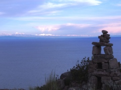 Вид на Боливию с острова Такиле (озеро Титикака) Вид на Боливию с острова Такиле (озеро Титикака)