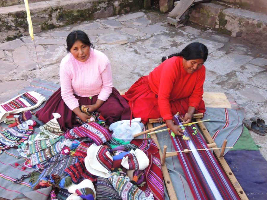 Семья Андреаса за работой Семья Андреаса за работой