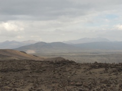 Безжизненные высокогорные пустыни на высоте около 5000 метров Безжизненные высокогорные пустыни на высоте около 5000 метров