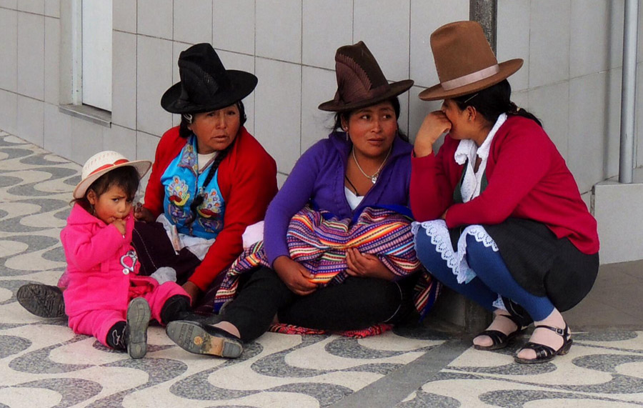 Перуанки на улице Перуанки на улице