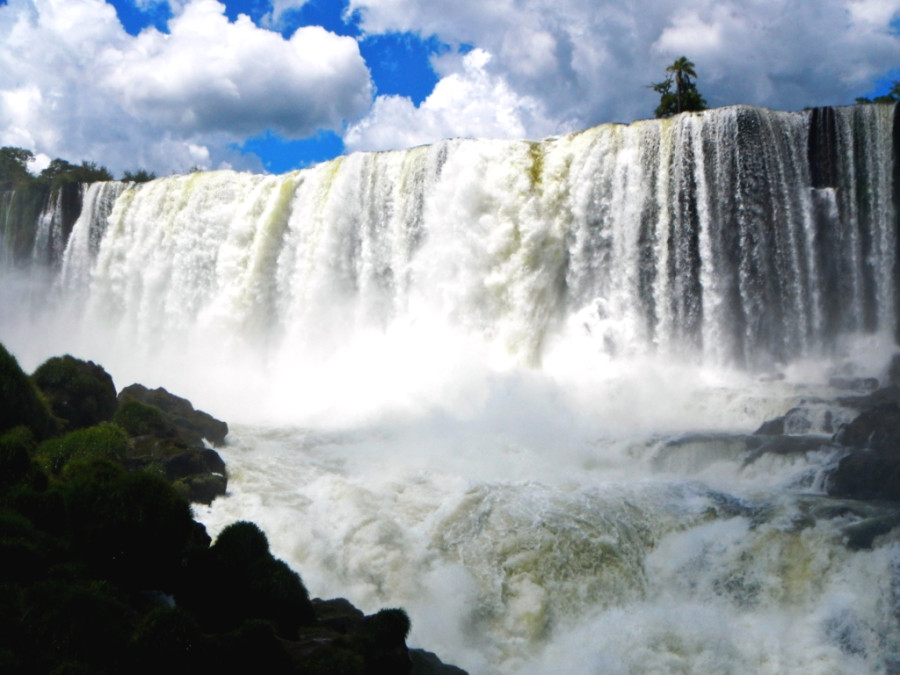Водопад Святой Мартин в непосредственной близи Водопад Святой Мартин в непосредственной близи