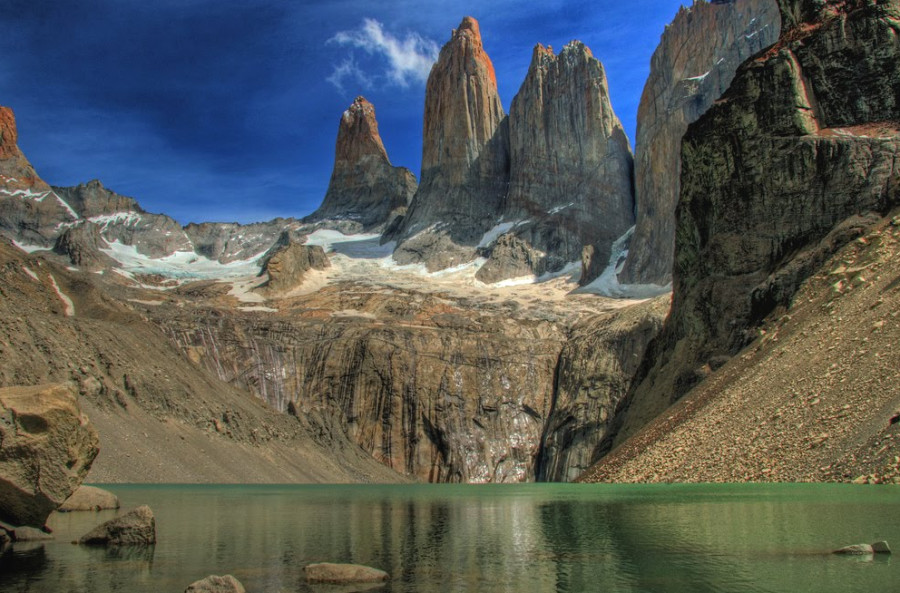 Торрес-дель-Пайне в солнечный день Торрес-дель-Пайне в солнечный день