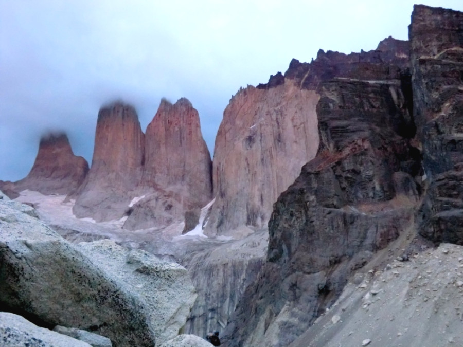 Торрес-дель-Пайне — последние краски догорающего дня Торрес-дель-Пайне — последние краски догорающего дня