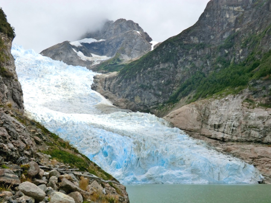 Ледник на берегу фьорда Ультима Эсперанса Ледник на берегу фьорда Ультима Эсперанса