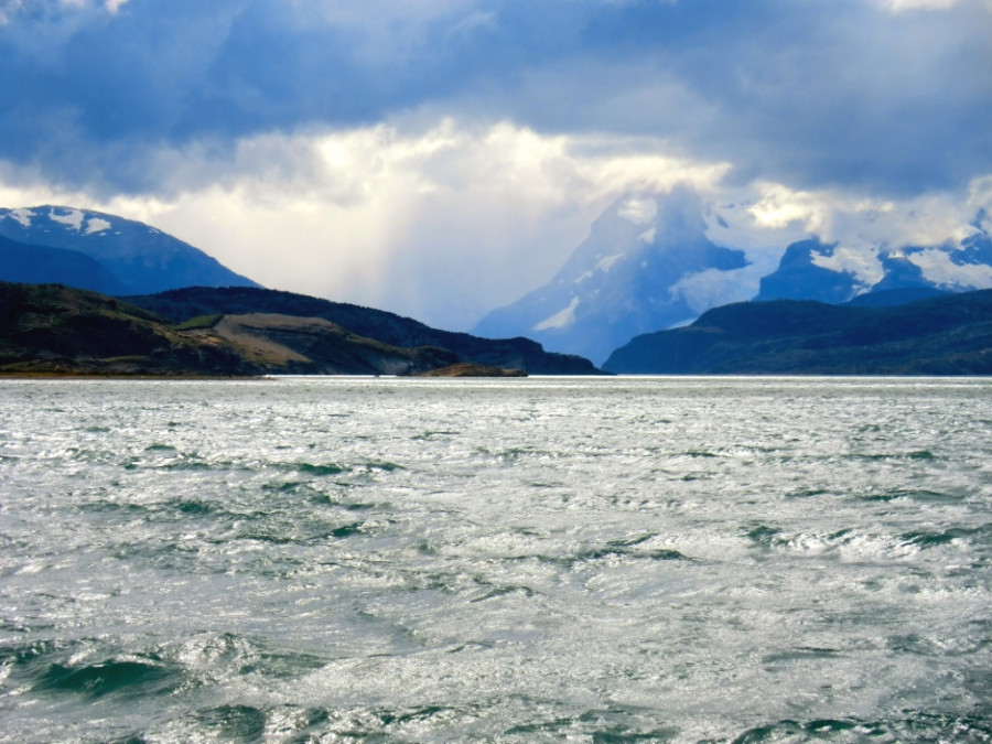 Залив Алмиранте Монт (Южное Чили) Залив Алмиранте Монт (Южное Чили)