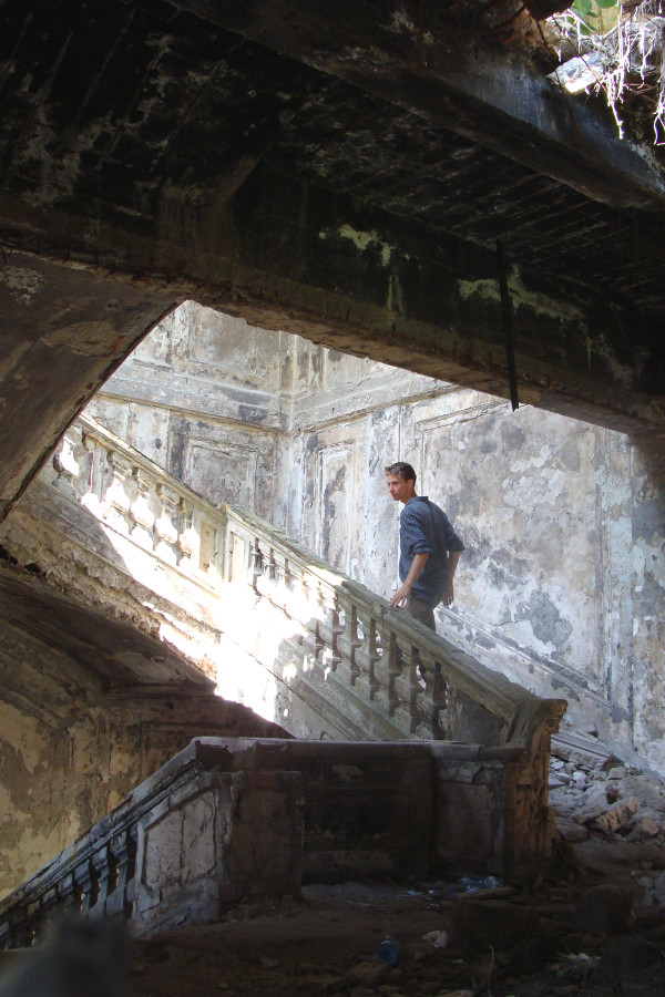 Повсюду в Абхазии встречаются напоминания о недавней войне Повсюду в Абхазии встречаются напоминания о недавней войне