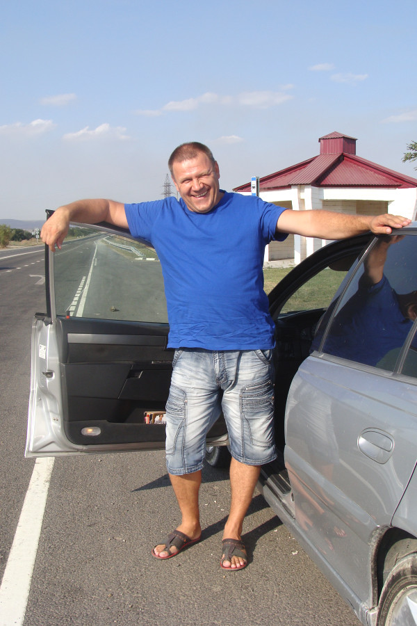 Дмитрий работал трактористом на бобслейной трассе во время Сочинской олимпиады Дмитрий работал трактористом на бобслейной трассе во время Сочинской олимпиады