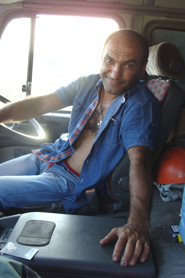 Армянин Вардан летает из Черкесска до Черного моря и в другие города на мотодельтаплане Армянин Вардан летает из Черкесска до Черного моря и в другие города на мотодельтаплане