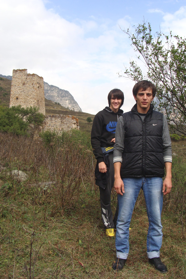 Братья Аслан и Магомед из Ингушетии воспитаны по-кавказски Братья Аслан и Магомед из Ингушетии воспитаны по-кавказски