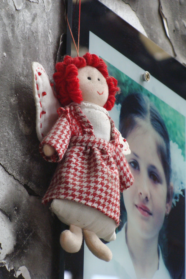 10 лет назад первый звонок оказался последним для 186 учащихся бесланской школы №1 10 лет назад первый звонок оказался последним для 186 учащихся бесланской школы №1