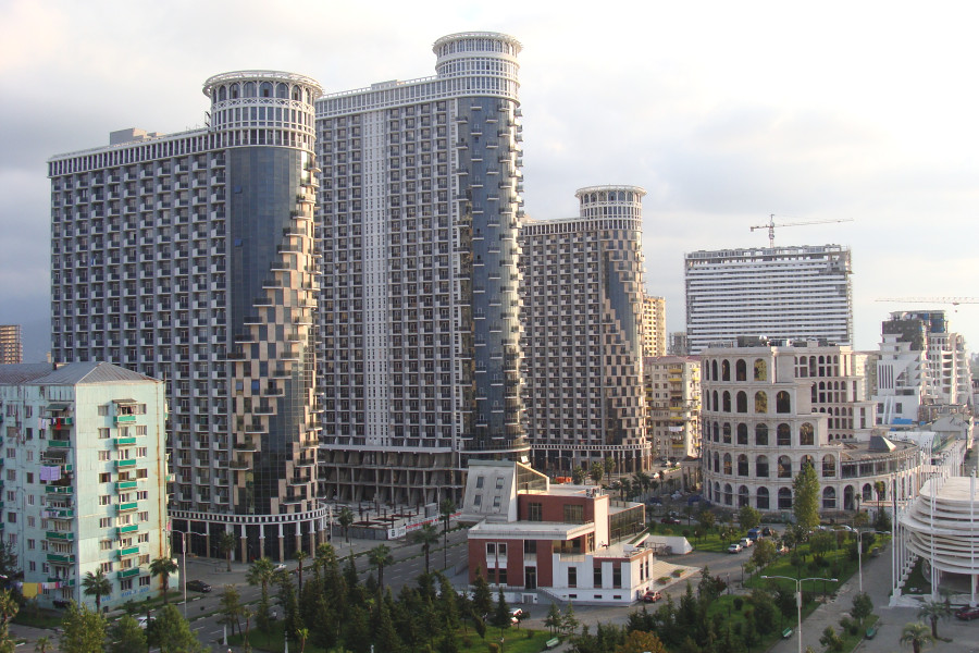 Преображающийся курорт прозвали грузинским Лас-Вегасом Преображающийся курорт прозвали грузинским Лас-Вегасом