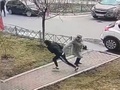 В Курске женщину ограбили днем на улице